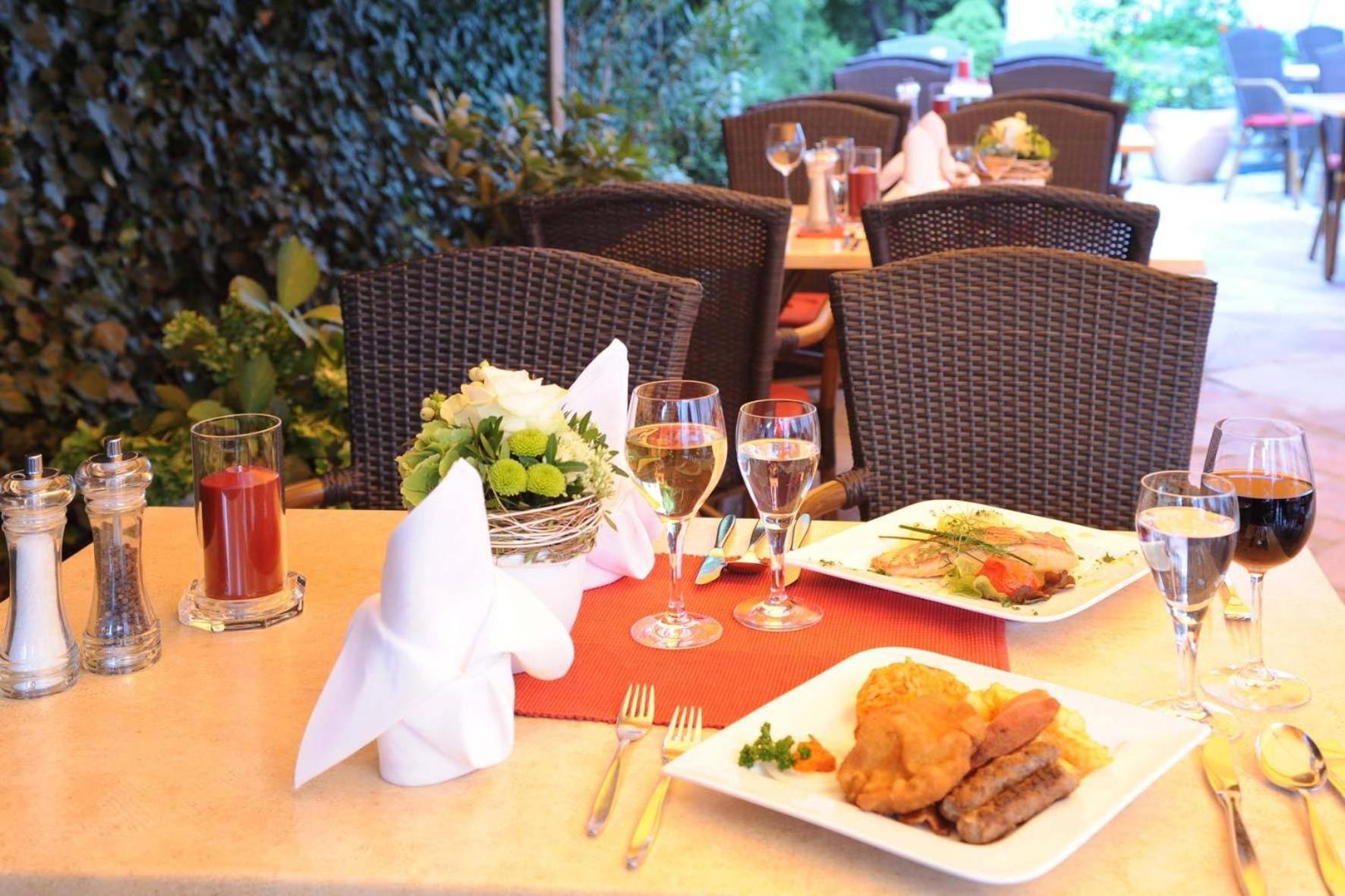 Hotel & Restaurant Hugenottengarten Friedrichsdorf Bagian luar foto